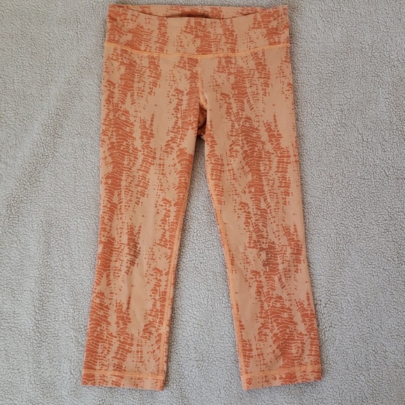 Under Armour Pants - Under Armor capri leggings